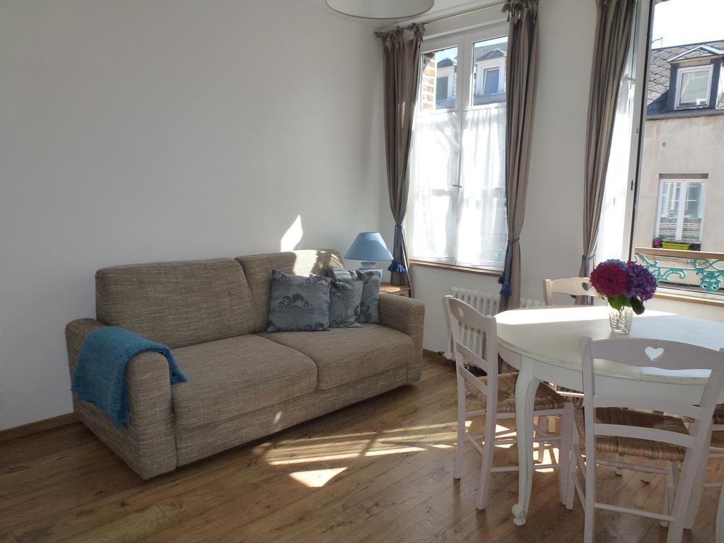Le Charme A La Francaise Apartment Honfleur Exterior photo