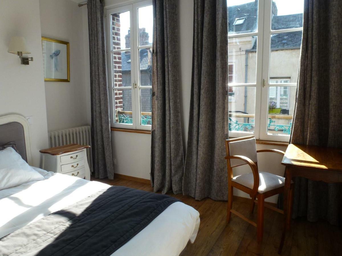 Le Charme A La Francaise Apartment Honfleur Exterior photo